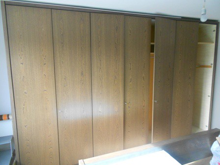 Sötét színű hálószoba bútor (1050 Ron)/ Elkelt