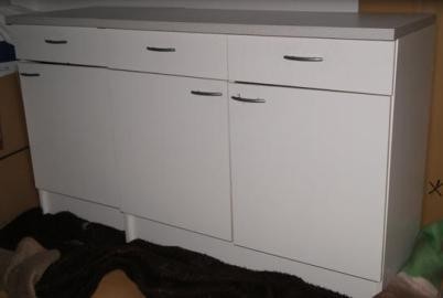 Konyhaszekrény munkalappal 160 Ron/ Elkelt